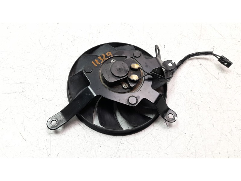 Recambio de electroventilador para honda cb 650r referencia OEM IAM 19030MKND51  