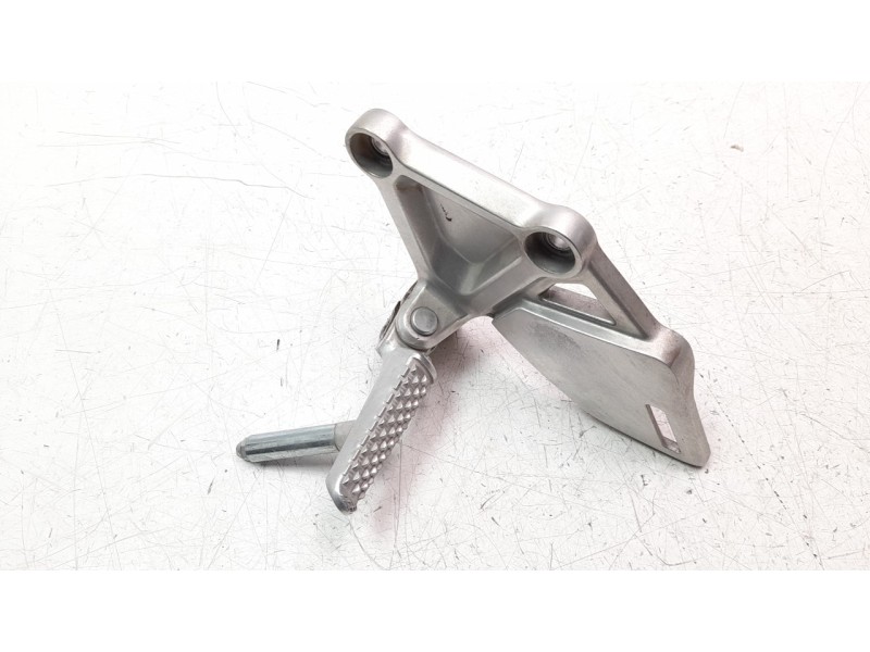Recambio de estribo para honda cb 650r referencia OEM IAM 50700MKND50  