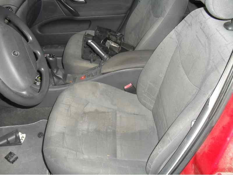 renault laguna ii (bg0) del año 2004