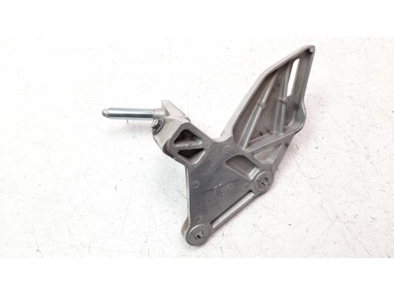 Recambio de estribo para honda cb 650r referencia OEM IAM 50700MKND50  