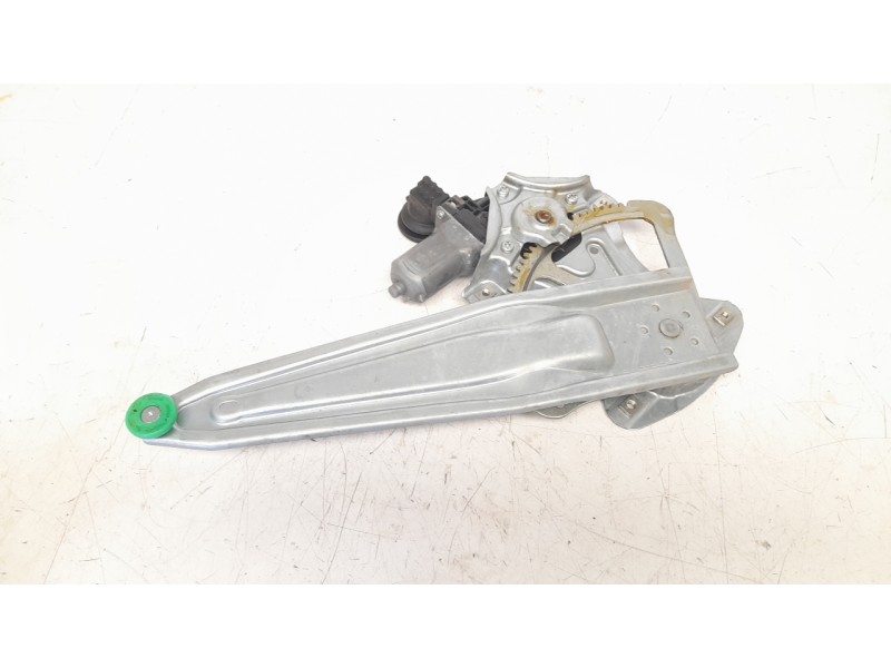 Recambio de elevalunas trasero izquierdo para toyota yaris referencia OEM IAM 698400D220  