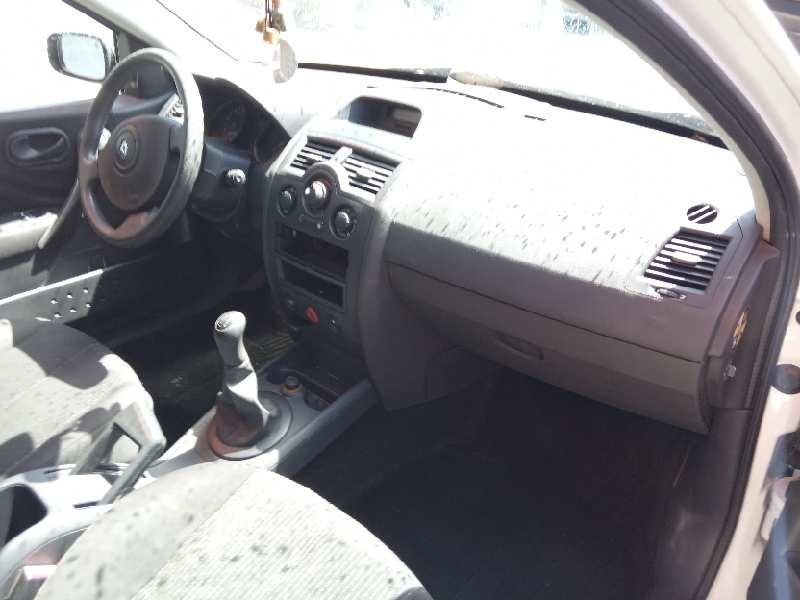 renault megane ii classic berlina del año 2004