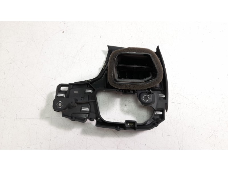 Recambio de rejilla aireadora para audi a4 avant (8w5) sport edition referencia OEM IAM 8W1820901  