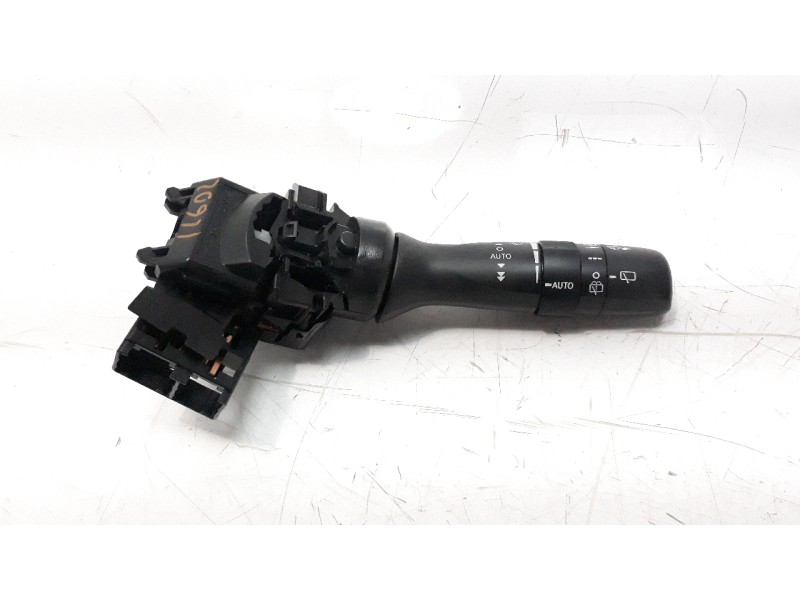 Recambio de mando limpia para toyota yaris referencia OEM IAM 846520D190  