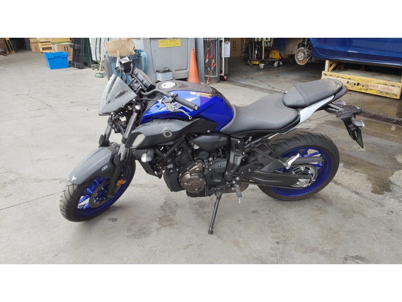 yamaha mt-07 del año 2021