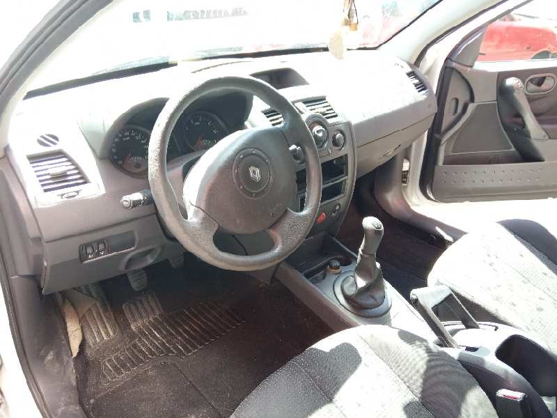 renault megane ii classic berlina del año 2004