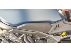 Recambio de moldura para honda cb 650r referencia OEM IAM 83611MKND500   2