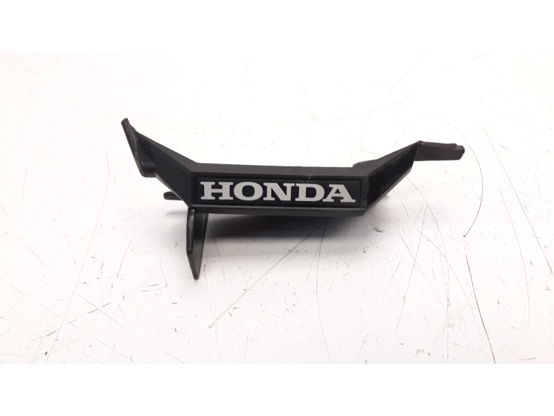 Recambio de moldura para honda cb 650r referencia OEM IAM 80151MKND50  