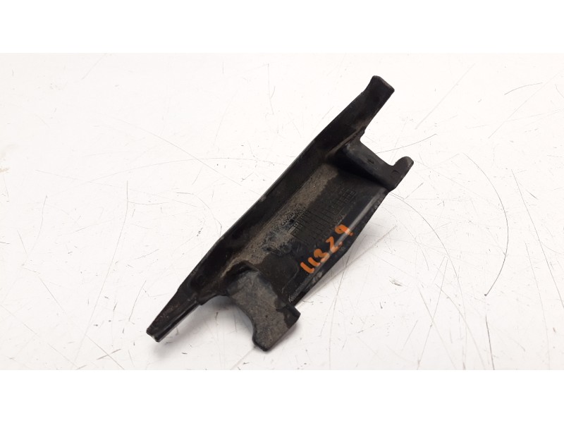 Recambio de moldura para honda cb 650r referencia OEM IAM 80151MKND50  