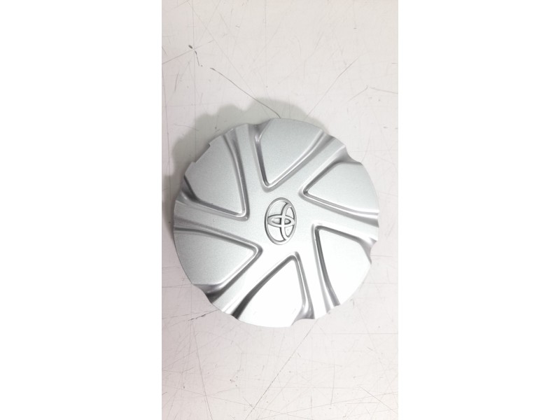 Recambio de tapacubos para toyota aygo referencia OEM IAM 4260B0H010  