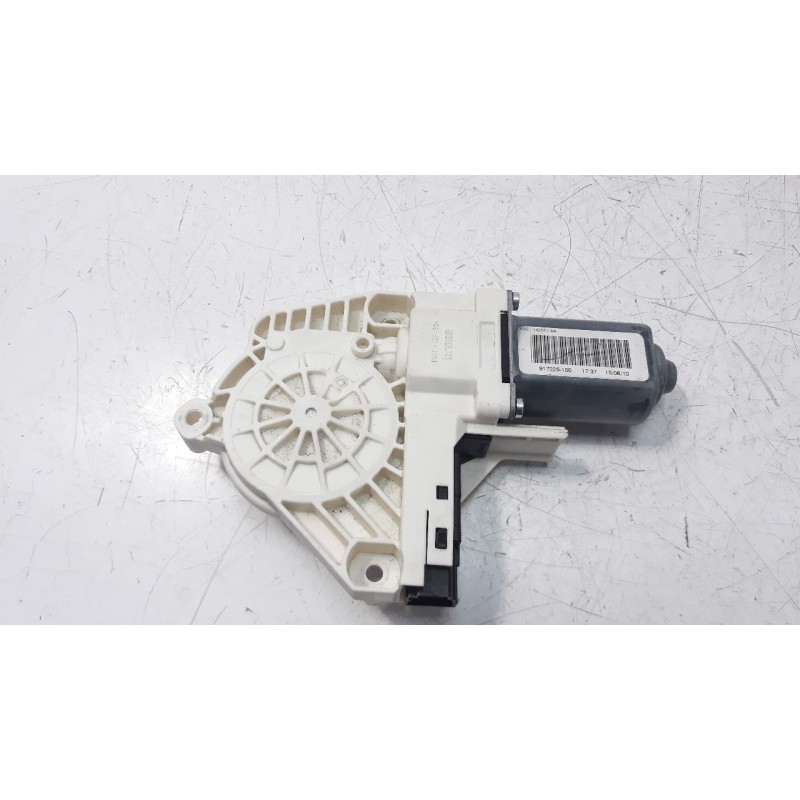 Recambio de motor elevalunas delantero derecho para land rover discovery 4 2.7 td v6 cat referencia OEM IAM AH2214B552AA  
