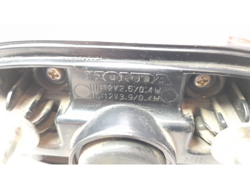 Recambio de piloto trasero central para honda cb 650r referencia OEM IAM 33701MKND51  