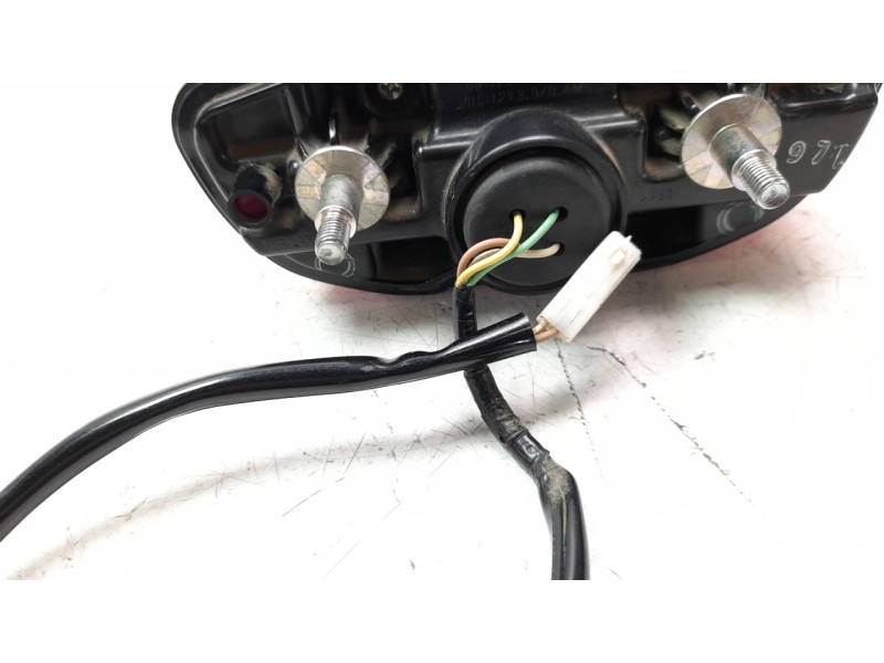 Recambio de piloto trasero central para honda cb 650r referencia OEM IAM 33701MKND51  