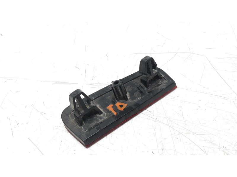 Recambio de piloto trasero derecho paragolpes para toyota yaris referencia OEM IAM 819100D040  