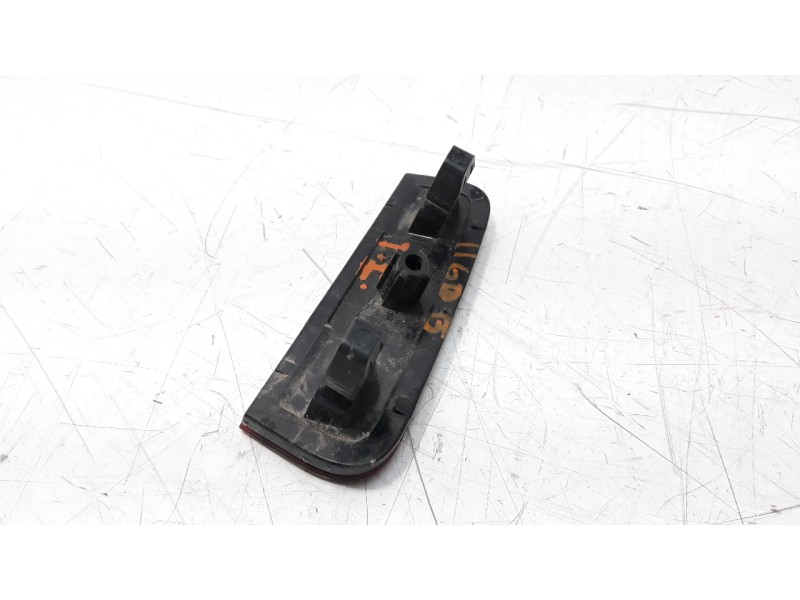 Recambio de piloto trasero izquierdo paragolpes para toyota yaris referencia OEM IAM 819200D040  
