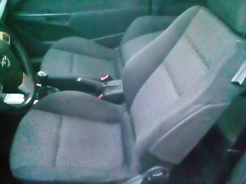 opel astra gtc del año 2006