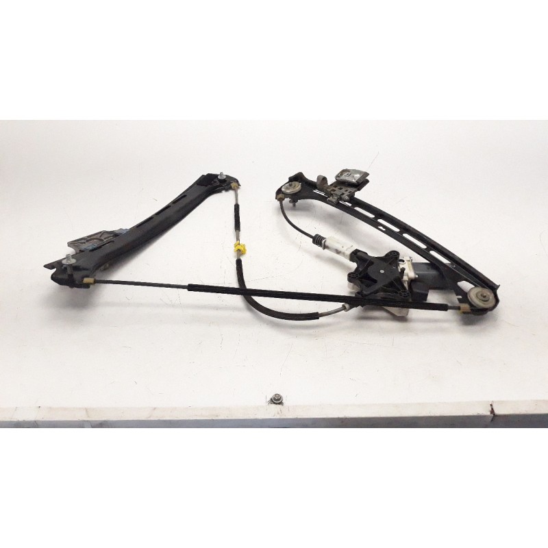 Recambio de elevalunas delantero izquierdo para mercedes-benz clase clk (w207) coupe 3.0 cdi cat referencia OEM IAM 2077200746  