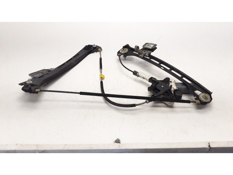 Recambio de elevalunas delantero izquierdo para mercedes-benz clase clk (w207) coupe 3.0 cdi cat referencia OEM IAM 2077200746  