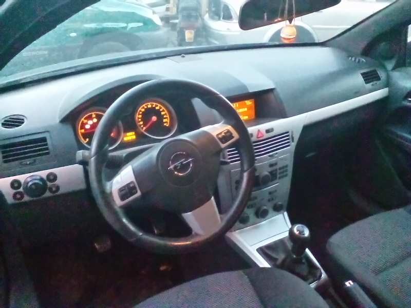 opel astra gtc del año 2006