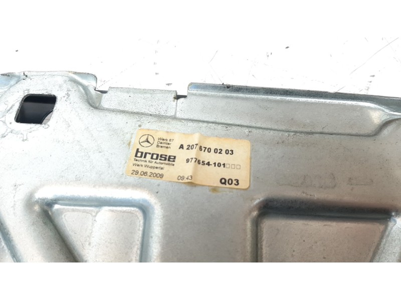 Recambio de elevalunas trasero derecho para mercedes-benz clase clk (w207) coupe 3.0 cdi cat referencia OEM IAM A2076700203  
