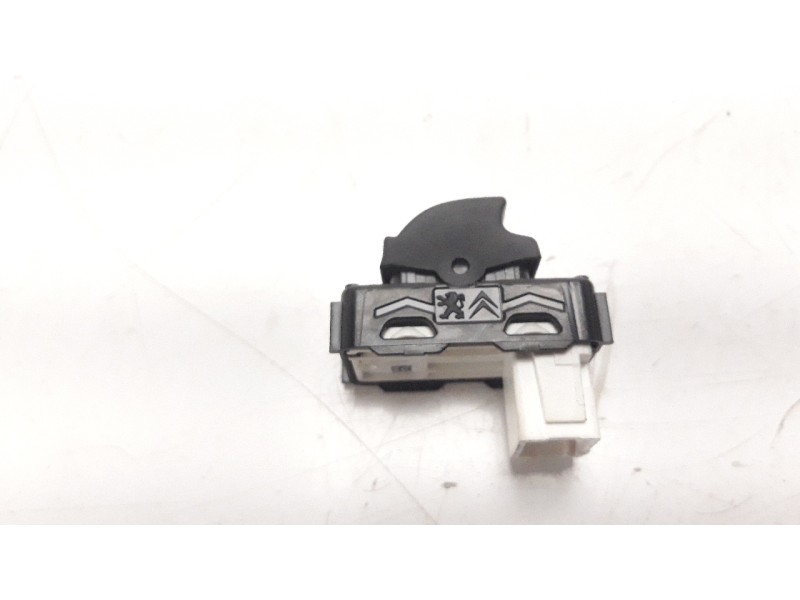 Recambio de mando elevalunas delantero derecho para peugeot 308 style referencia OEM IAM 96762292ZD IAF240007 