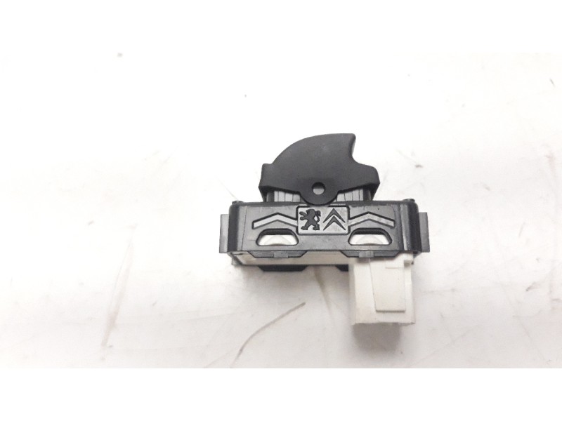 Recambio de mando elevalunas trasero derecho para peugeot 308 style referencia OEM IAM 96762292ZD IAF240007 