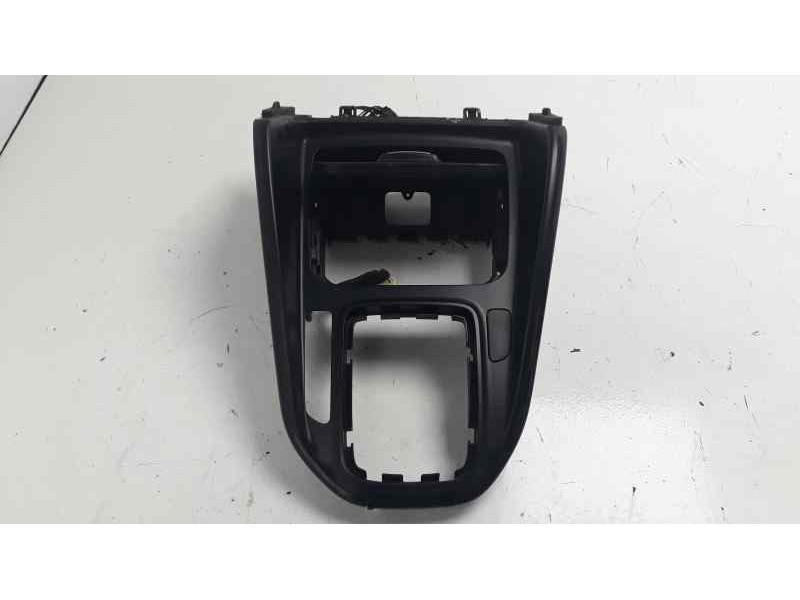 Recambio de moldura para kia carens ( ) x-tech referencia OEM IAM   