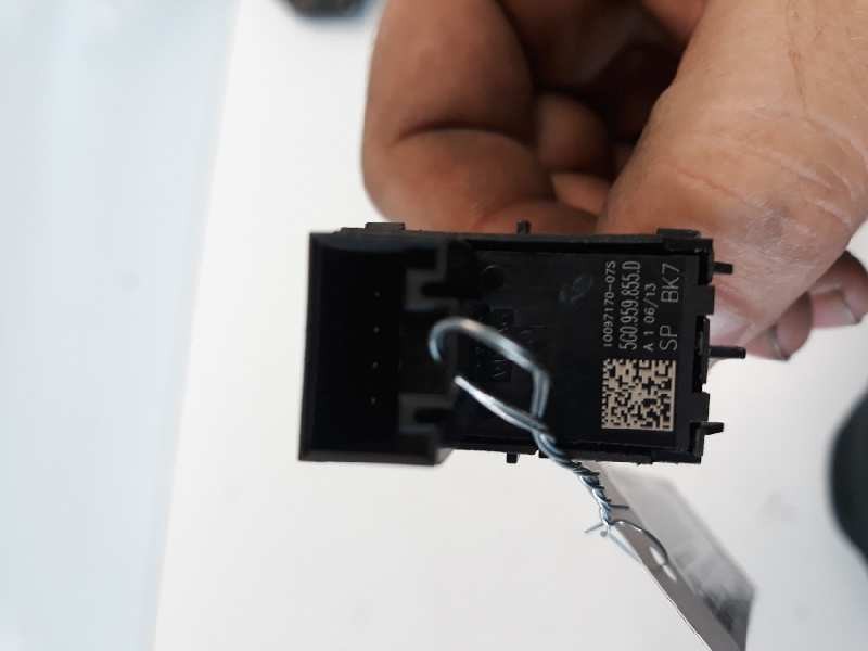 Recambio de mando elevalunas trasero izquierdo para volkswagen golf vii lim. (5g1) edition bluemotion referencia OEM IAM 5G09598