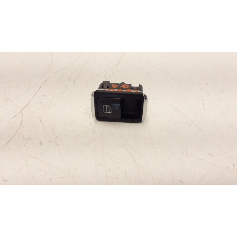 Recambio de mando elevalunas delantero derecho para mercedes-benz clase clk (w207) coupe 3.0 cdi cat referencia OEM IAM A2048707