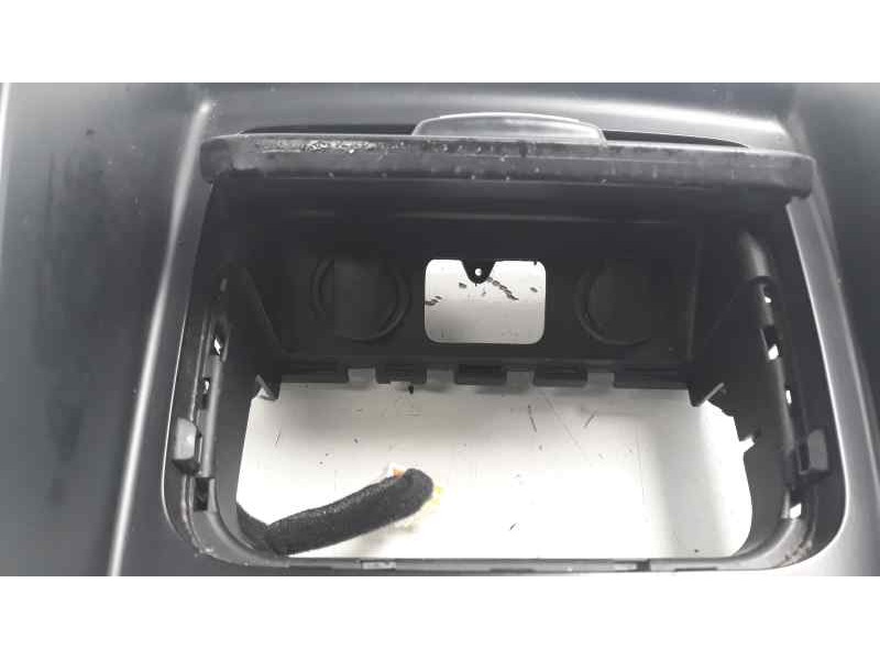 Recambio de moldura para kia carens ( ) x-tech referencia OEM IAM   