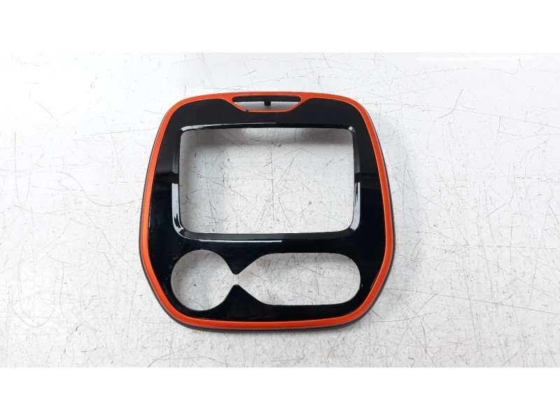 Recambio de moldura para renault captur 1.5 dci diesel fap energy referencia OEM IAM 682705384R  
