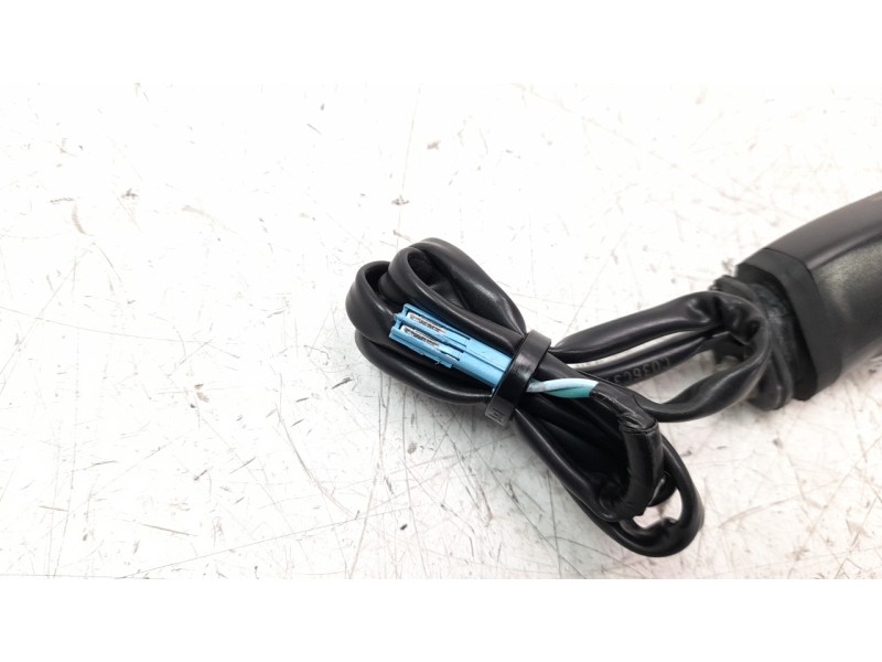 Recambio de piloto trasero derecho para honda cb 650r referencia OEM IAM 33600MKYD51  