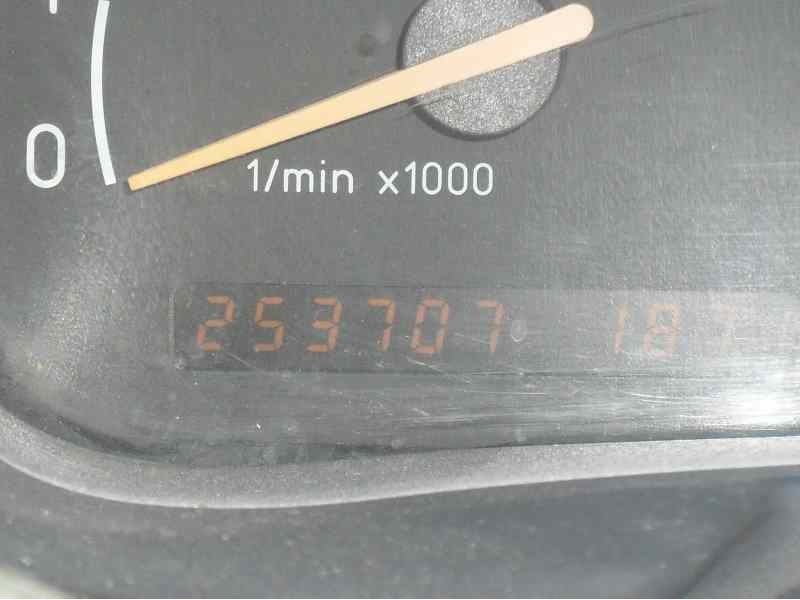 saab 900 berlina del año 1996