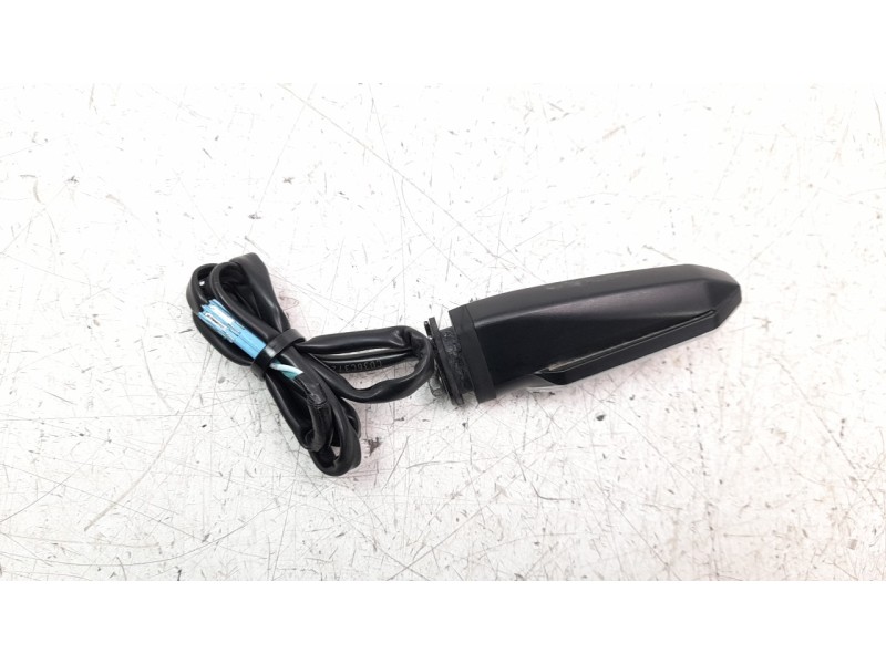 Recambio de piloto trasero derecho para honda cb 650r referencia OEM IAM 33600MKYD51  