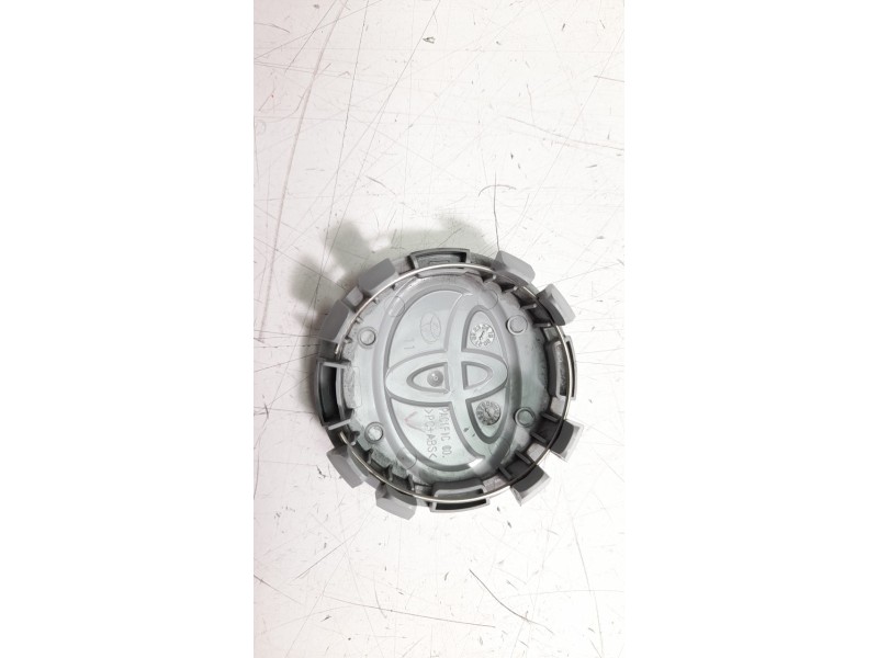 Recambio de tapacubos para toyota hilux (kun) referencia OEM IAM TAPATOYOTA  