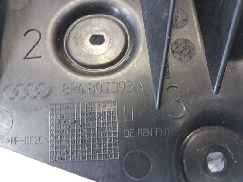 Recambio de molduras traseras para audi a3 (8p) 2.0 tdi referencia OEM IAM 8P4807393A  