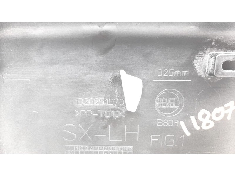 Recambio de moldura para citroen jumper kasten 30 l1h1 bluehdi 120 referencia OEM IAM 1320251070 107095390E FT9301404