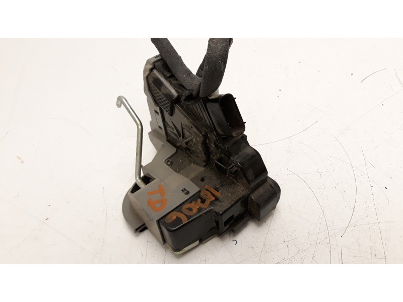 Recambio de cerradura puerta trasera derecha para hyundai i20 1.2 16v cat referencia OEM IAM 81420C8020  