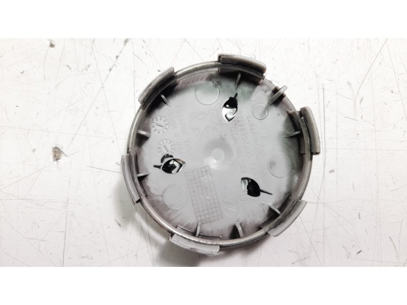 Recambio de tapacubos para peugeot 308 referencia OEM IAM 9807999277  
