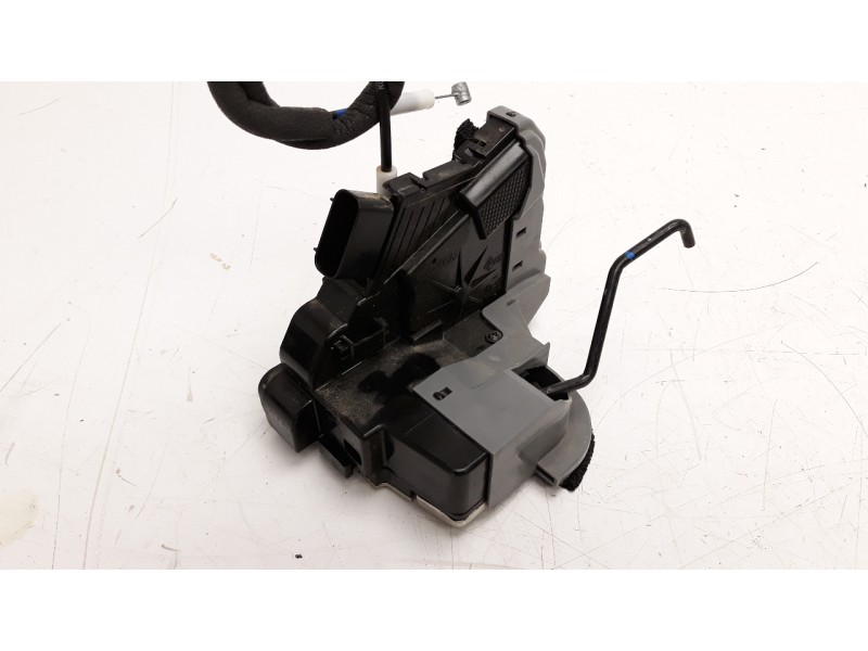 Recambio de cerradura puerta trasera izquierda para hyundai i20 1.2 16v cat referencia OEM IAM 81410C8020  