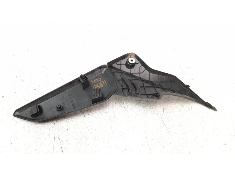 Recambio de moldura para honda cb 650r referencia OEM IAM 83500MKYD50  