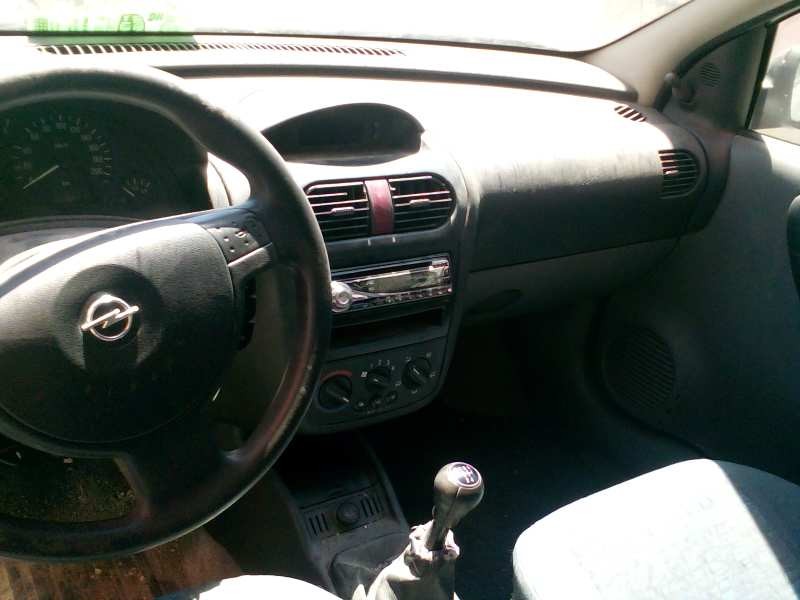 opel corsa c del año 2002