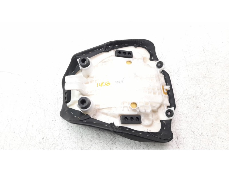 Recambio de asiento delantero para honda cb 650r referencia OEM IAM 77100MKYD51ZA  