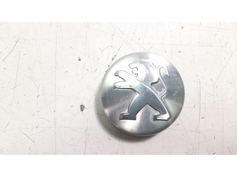 Recambio de tapacubos para peugeot 308 referencia OEM IAM 9807999277  