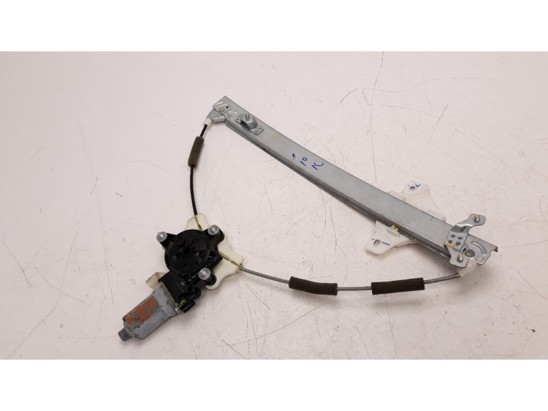 Recambio de elevalunas delantero derecho para hyundai i20 1.2 16v cat referencia OEM IAM 82450C8010  