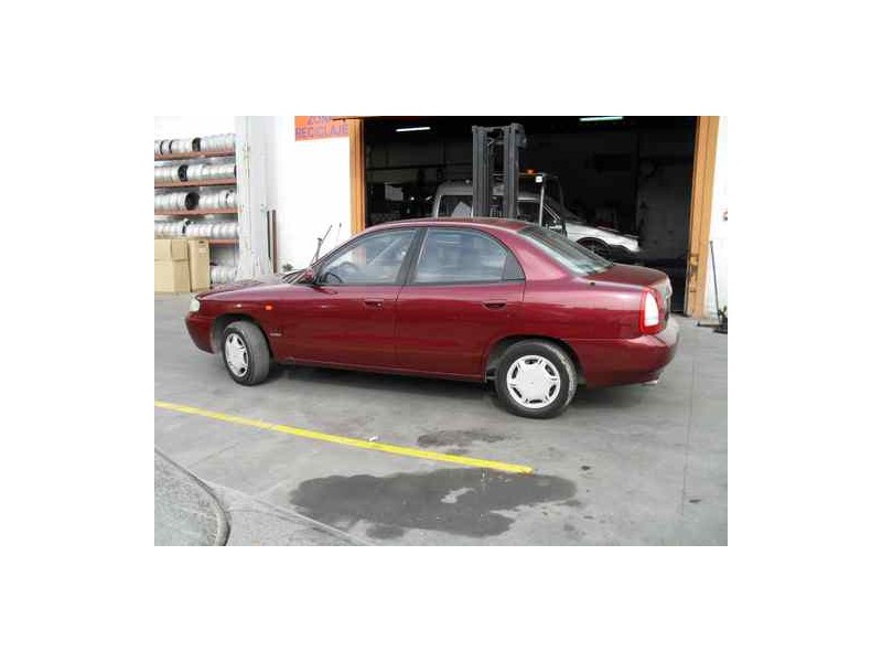 daewoo nubira berlina del año 1999