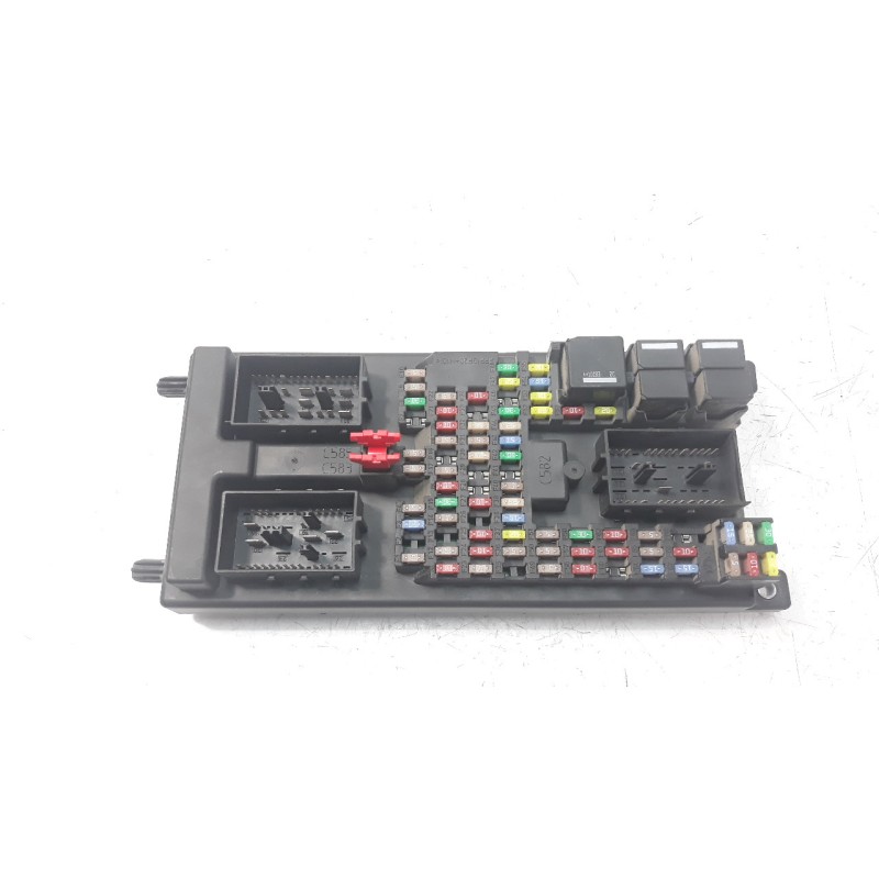 Recambio de caja reles / fusibles para land rover discovery 4 2.7 td v6 cat referencia OEM IAM AH2214F041AG  