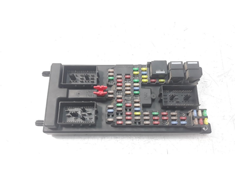 Recambio de caja reles / fusibles para land rover discovery 4 2.7 td v6 cat referencia OEM IAM AH2214F041AG  