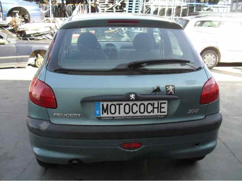 peugeot 206 berlina del año 2000