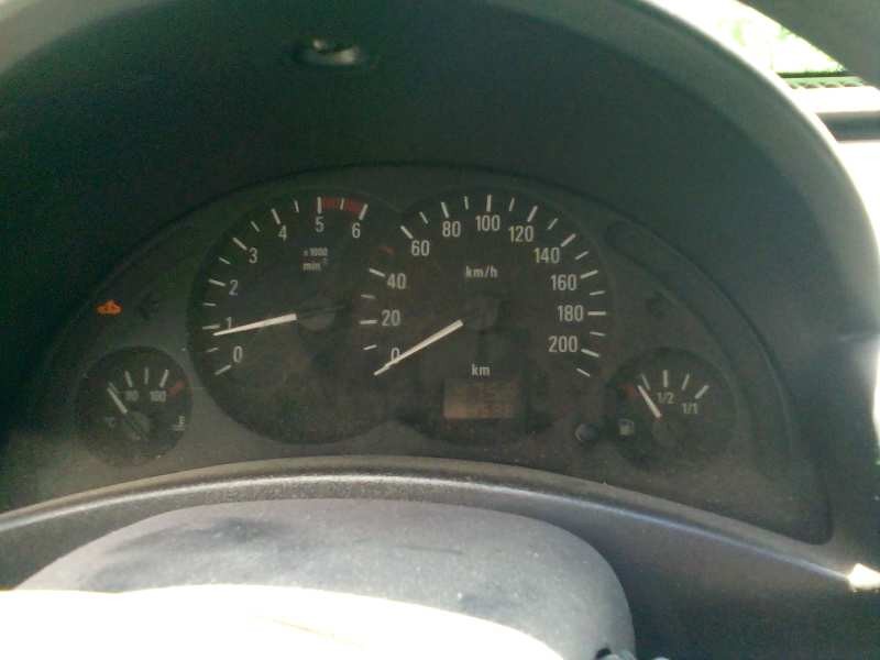 opel corsa c del año 2002